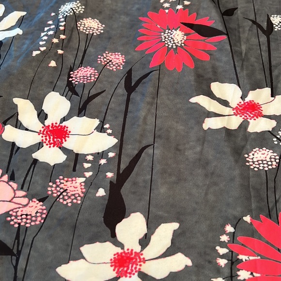 Lily Sleeveless Tunic Gray with Pink & White Flowers Size Large - Picture 3 of 8